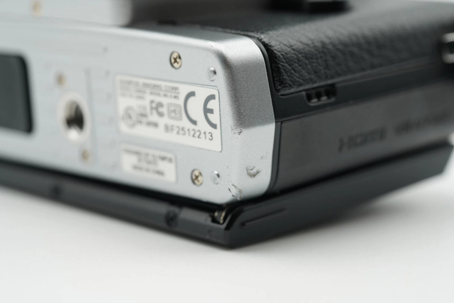 Olympus OM-D E-M5 silver Digital Camera [sc 1909] w 14-42 lens #001