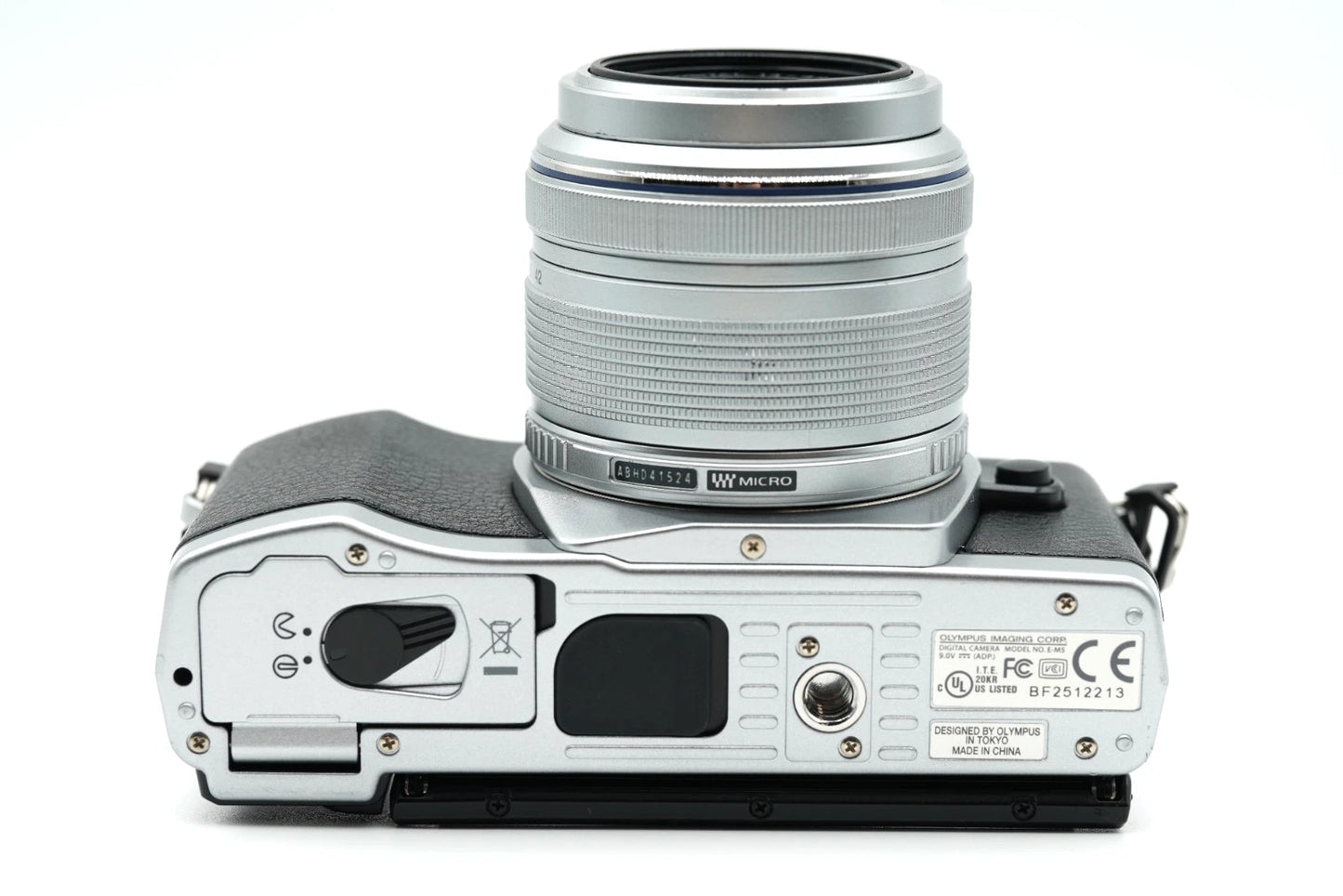 Olympus OM-D E-M5 silver Digital Camera [sc 1909] w 14-42 lens #001