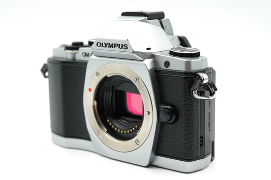 Olympus OM-D E-M5 Silver Digital Camera [SC 14616] #010