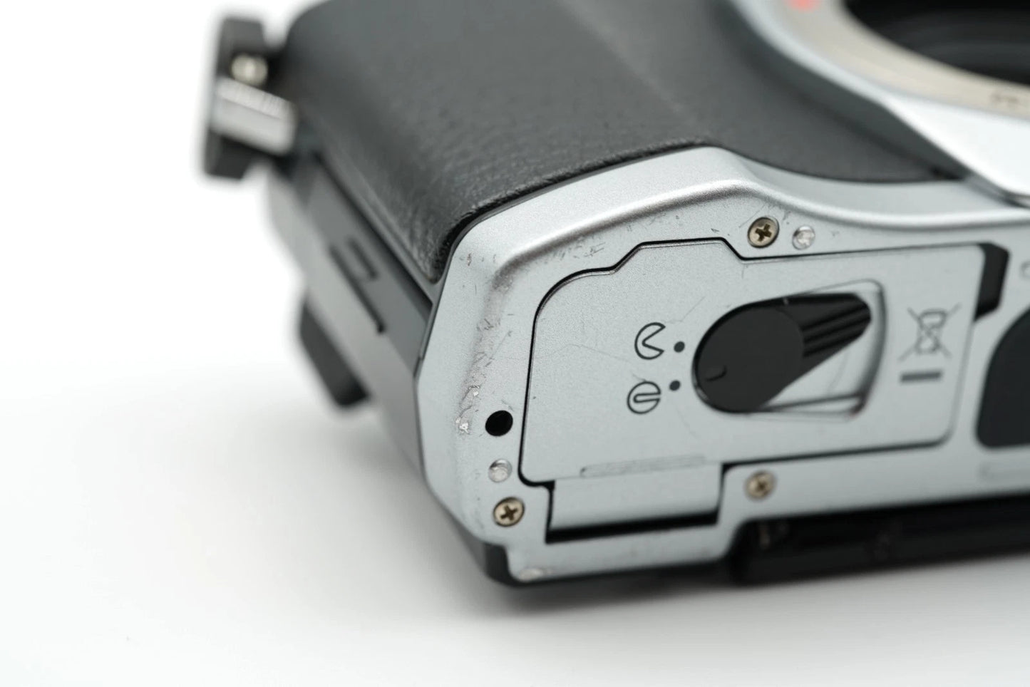 Olympus OM-D E-M5 Silver Digital Camera [SC 14616] #010