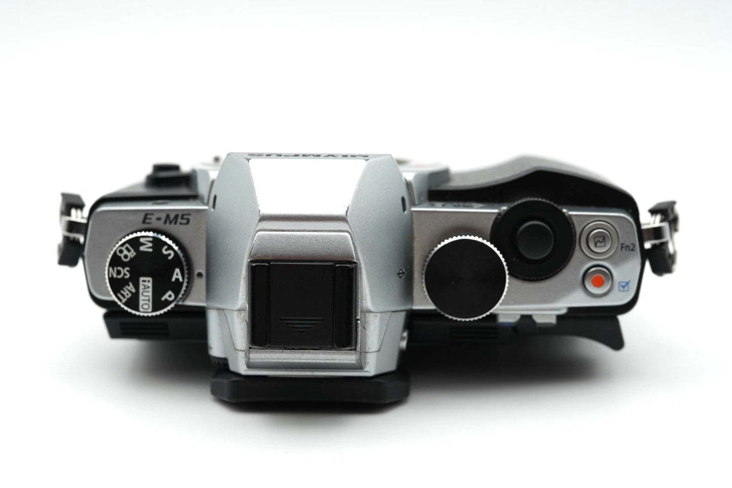 Olympus OM-D E-M5 Silver Digital Camera [SC 14616] #010