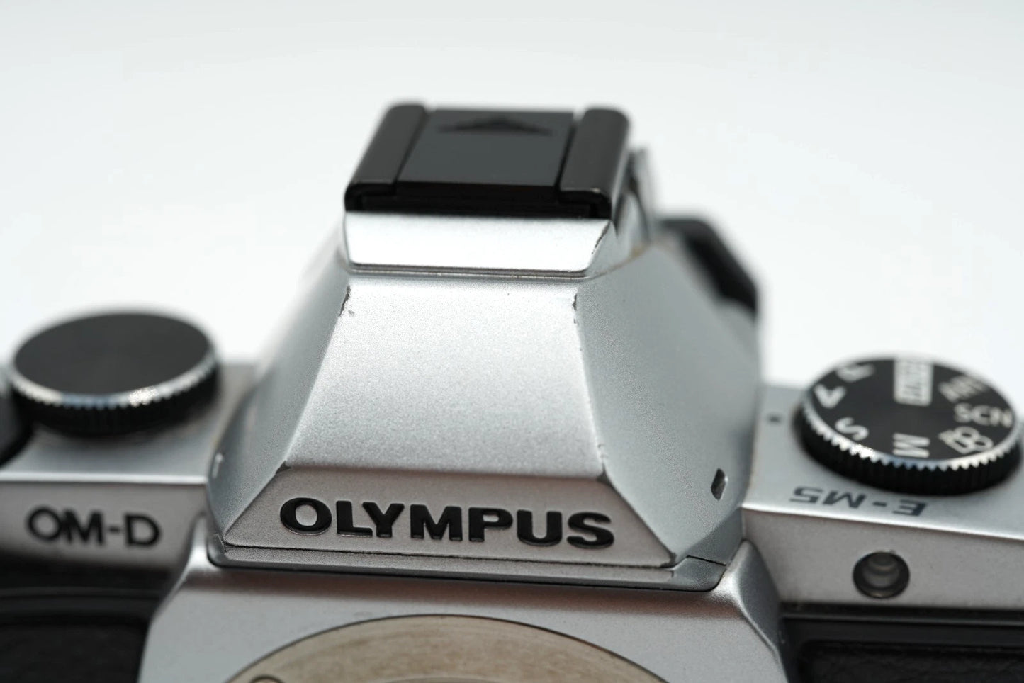Olympus OM-D E-M5 Silver Digital Camera [SC 14616] #010